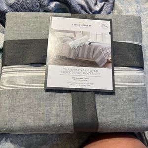 New in package threshold full queen chambray yarn dyed stripe duvet cover set